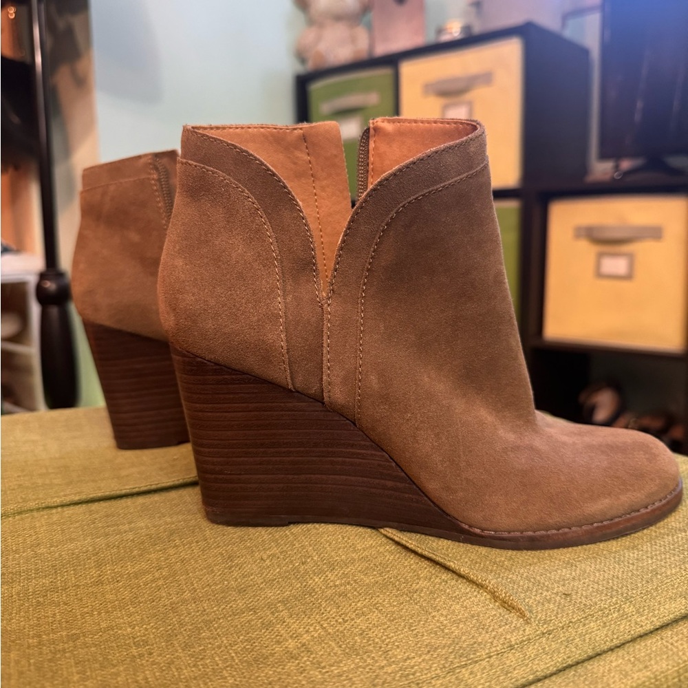 Lucky Brand Tan Suede Wedge Ankle Boots